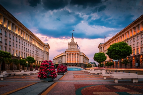 Blick auf das Rathaus von der U-Bahnstation Serdica in Sofia