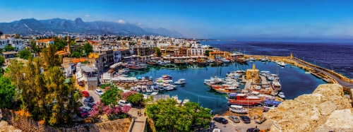 Hafen von Kyrenia an der Nordküste Zyperns