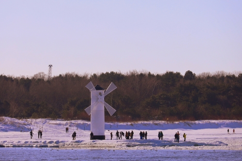 winterlicher Strand von Swinemünde an der polnischen Ostseeküste