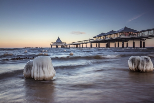 Strand von Heringsdorf auf Usedom im Winter, Deutschland