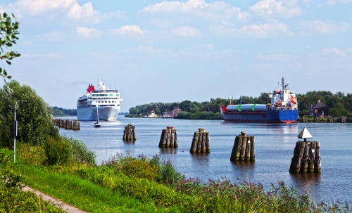 Schiffe auf dem Nord-Ostsee-Kanal