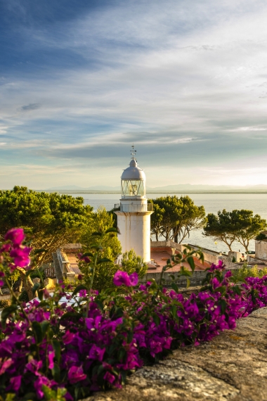 Leuchtturm an der Costa Brava in Roses