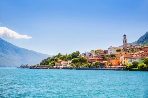 Blick auf Limone sul Garda im Gardasee