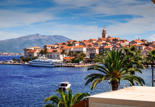 Fähre im Hafen von Korcula