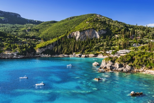 Bucht in der Nähe des Dorfes Paleokastritsa auf der Insel Korfu