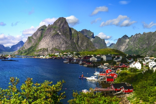 AdobeStock_118848319_Lofoten_zugeschnitten